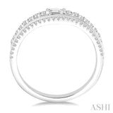 1/3 Ctw Step Shank Baguette Center Round Cut Diamond Wedding Band in 14K White Gold